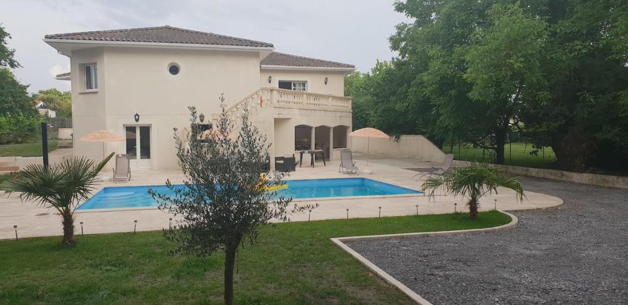 Maison Calme Et Spacieuse Bassens  Zewnętrze zdjęcie